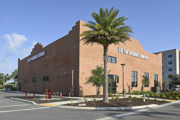 Exterior pre engineered metal commercial building with custom facade